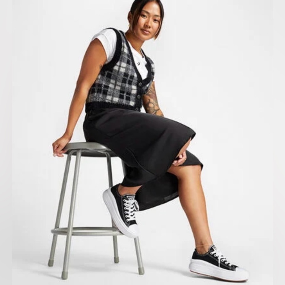 Converse Size 6.5 Chuck Taylor All Star Move Canvas Platform in Black & White